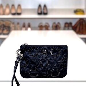 Coach Signature Small Wristlet Black Sequin C ‘s W / Tags